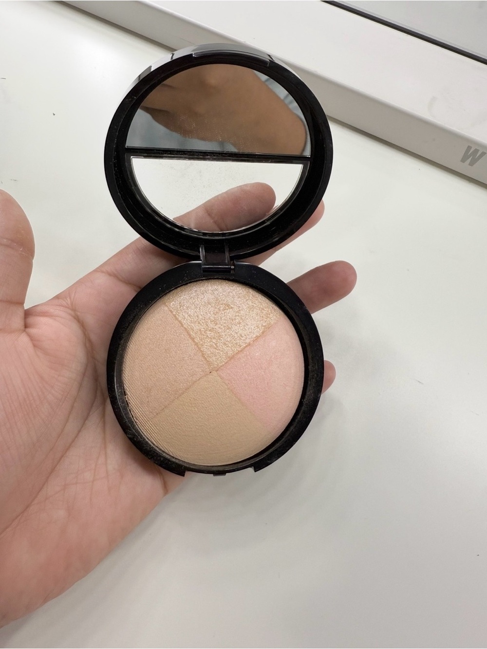 Laura Geller Baked Natural Glow Highlighter Quad